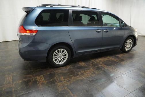 2014 Toyota Sienna XLE