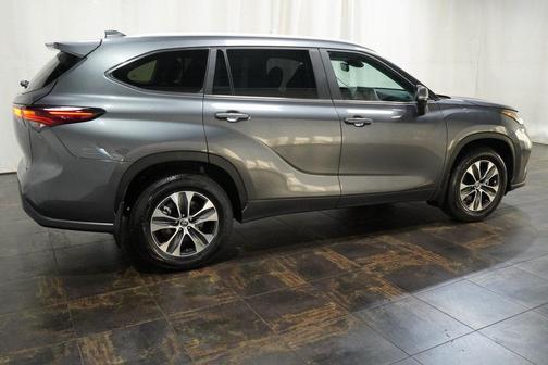 2025 Toyota Highlander XLE