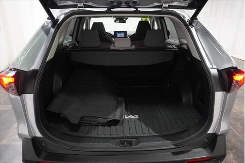 2019 Toyota RAV4 Hybrid XLE
