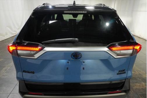 2022 Toyota RAV4 Hybrid SE