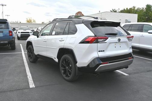 2025 Toyota RAV4 Hybrid SE