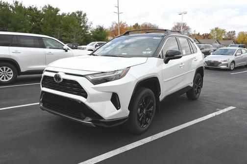 2025 Toyota RAV4 Hybrid SE