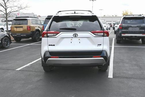 2025 Toyota RAV4 Hybrid SE
