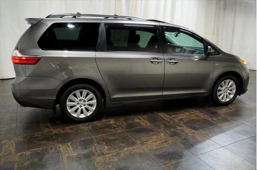 2016 Toyota Sienna XLE