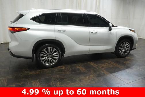 2022 Toyota Highlander Platinum