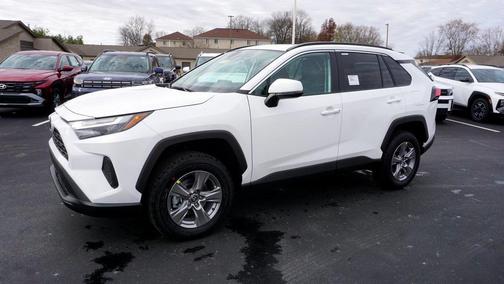 2025 Toyota RAV4 XLE