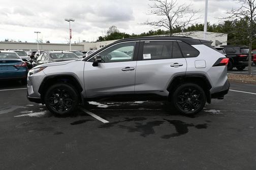 2025 Toyota RAV4 Hybrid SE