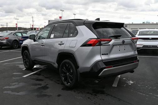 2025 Toyota RAV4 Hybrid SE