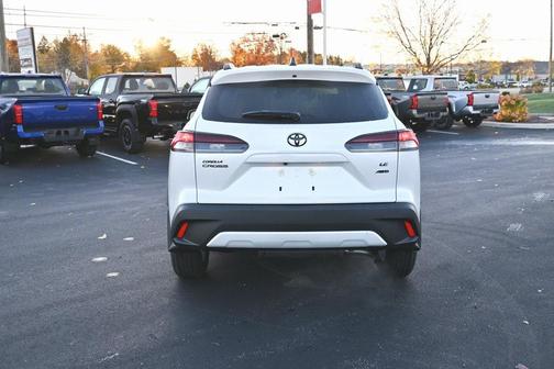 2026 Toyota Corolla Cross LE