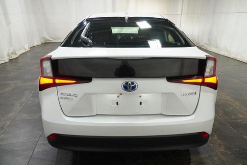 2022 Toyota Prius LE