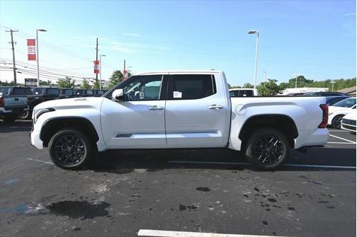 2025 Toyota Tundra Hybrid Platinum