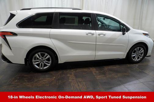 Ice Cap 2023 Toyota Sienna XSE 7 Passenger