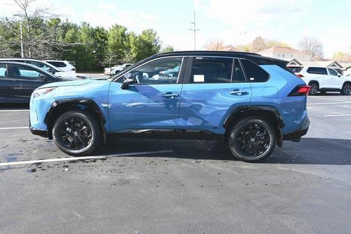 2025 Toyota RAV4 Hybrid SE