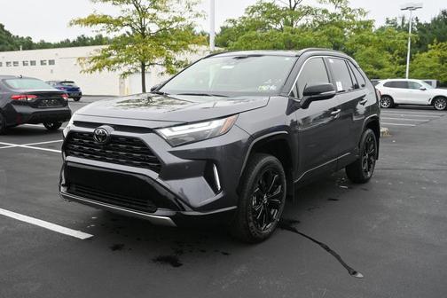 2025 Toyota RAV4 Hybrid SE