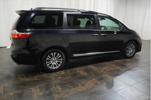 2018 Toyota Sienna XLE Premium