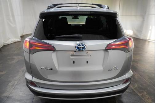 2017 Toyota RAV4 Hybrid XLE