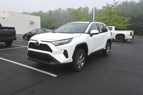 2025 Toyota RAV4 Hybrid XLE
