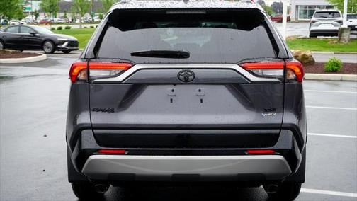 2025 Toyota RAV4 Hybrid SE