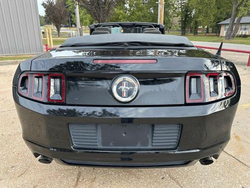 2014 Ford Mustang V6