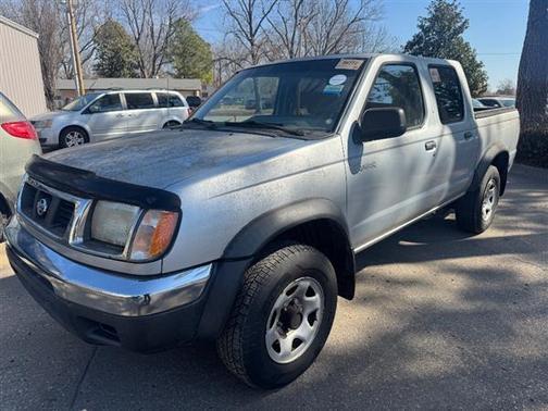 Silver Ice Metallic 2000 Nissan Frontier SE Truck
