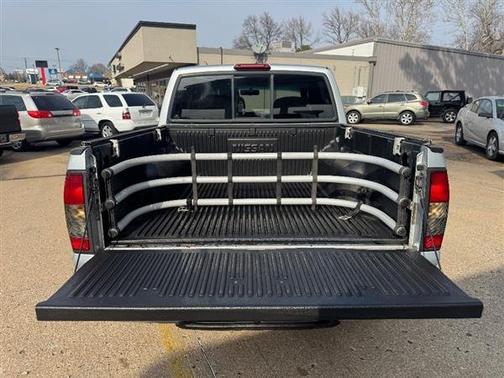 2000 Nissan Frontier 00 XE Crew Cab V6