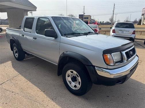 2000 Nissan Frontier 00 XE Crew Cab V6