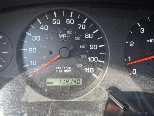 2000 Nissan Frontier SE