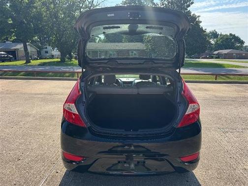 Ultra Black Pearl 2017 Hyundai Accent SE Hatchback Auto