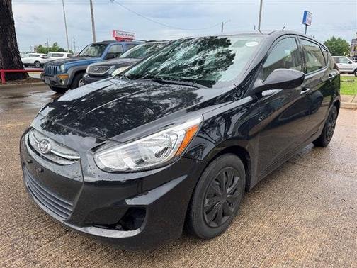 Ultra Black Pearl 2017 Hyundai Accent SE Hatchback Auto