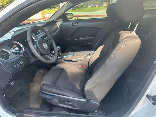 2012 Ford Mustang V6