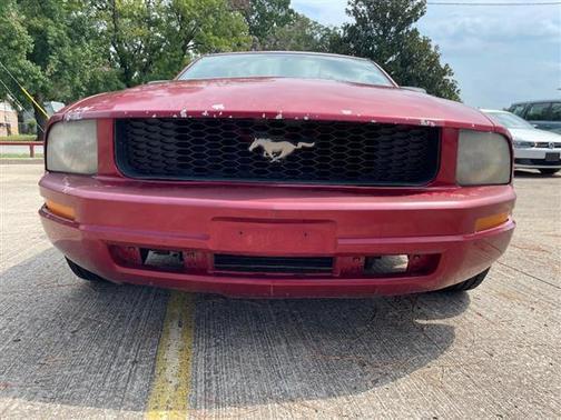 2007 Ford Mustang Deluxe
