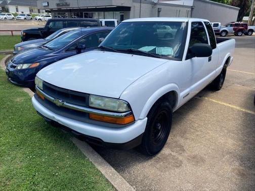2002 Chevrolet S-10 Base