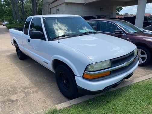 2002 Chevrolet S-10 Base