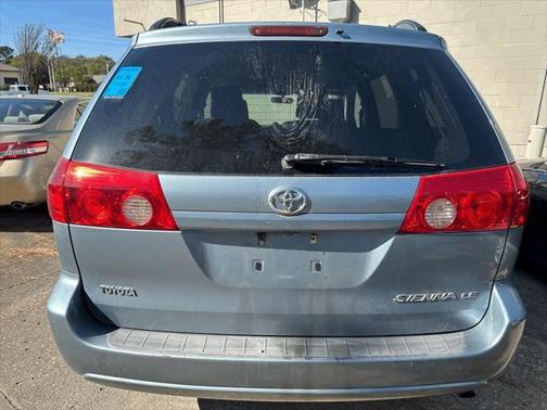 2010 Toyota Sienna LE