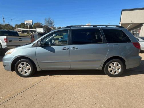 2010 Toyota Sienna LE