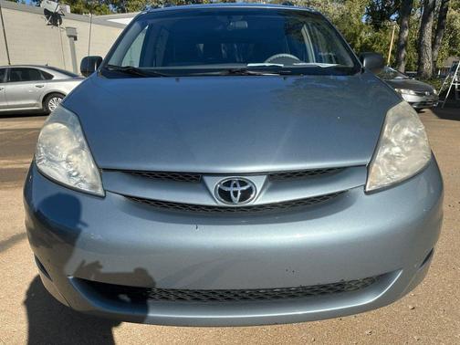 2010 Toyota Sienna LE