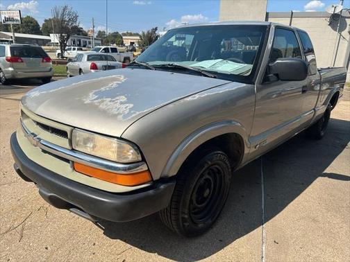 2001 Chevrolet S-10 Base