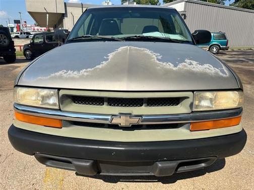 2001 Chevrolet S-10 Base