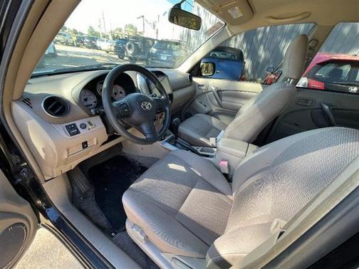 2004 Toyota RAV4 Base