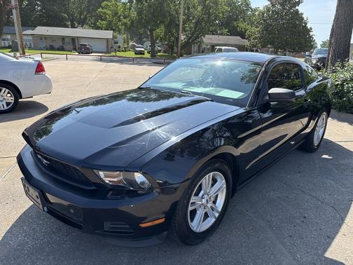 Black 2012 Ford Mustang 2dr Cpe V6