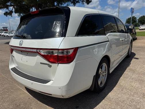 White Diamond Pearl 2013 Honda Odyssey 5dr Touring Elite