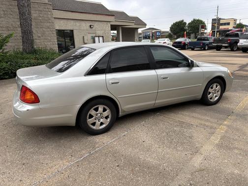 2001 Toyota Avalon 4dr Sdn XL w/Bench Seat (Natl)