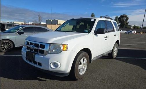 OXFORD WHITE 2011 Ford Escape XLT SUV