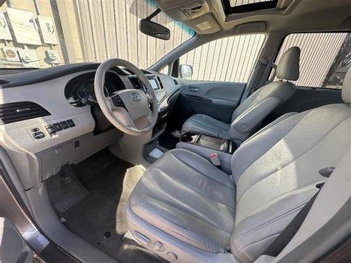 2014 Toyota Sienna XLE