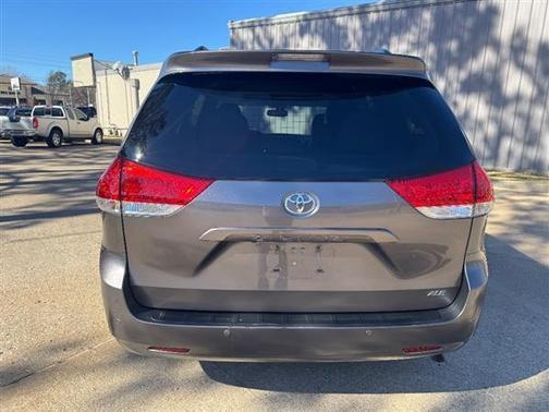 2014 Toyota Sienna XLE