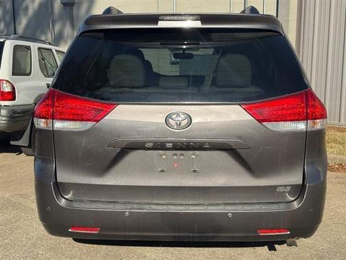 2014 Toyota Sienna XLE
