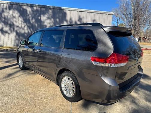 2014 Toyota Sienna XLE