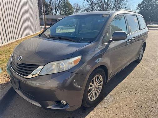 2014 Toyota Sienna XLE