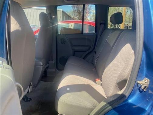 2004 Jeep Liberty 4dr Sport 4WD