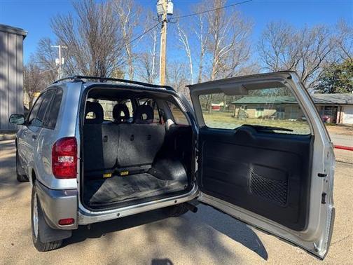 2005 Toyota RAV4 Base